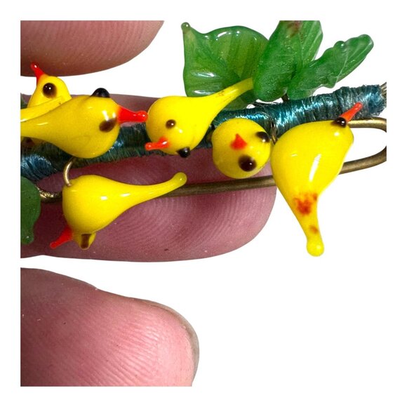 Vintage Venetian Murano Yellow Bird & Leaf Brooch Pin Canaries Glass Leaves Rare - Picture 4 of 6